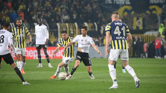 Fenerbahçe-Beşiktaş Derbisinde Tartışmalı Penaltı Pozisyonu