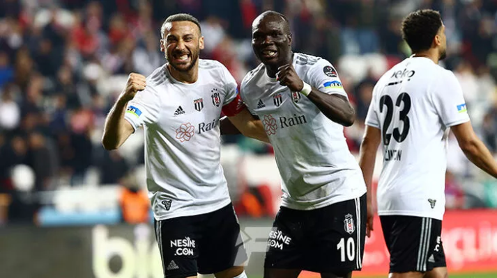 Beşiktaş, Antalyaspor’u 3-1 Mağlup Ederek 11 Maçlık Yenilmezlik Serisini Sürdürdü ve Fenerbahçe’yi Geride Bıraktı