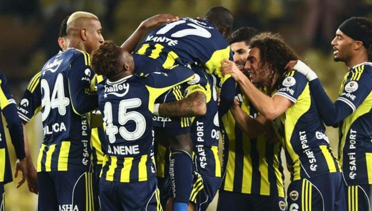 ‘7’de 7 yapalım ve neler olacağını bekleyip görelim!’ Fenerbahçeli futbolculardan şampiyonluk toplantısı