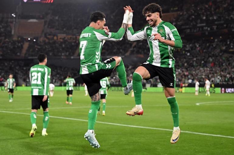 Sofyan Amrabat, Avrupa Liginde hayatının golünü attı Fenerbahçeden kiralanmıştı, maça damga vurdu...