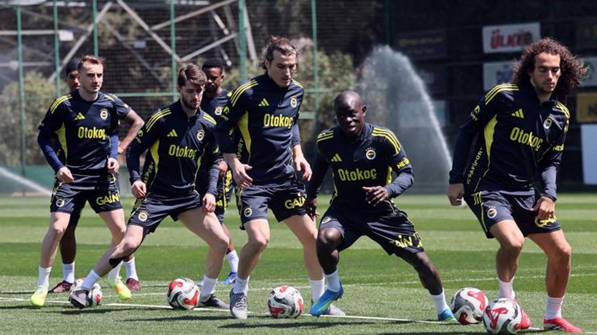 Fenerbahçe’de iki yıldız Konya’da yok! Kamp kadrosu açıklandı