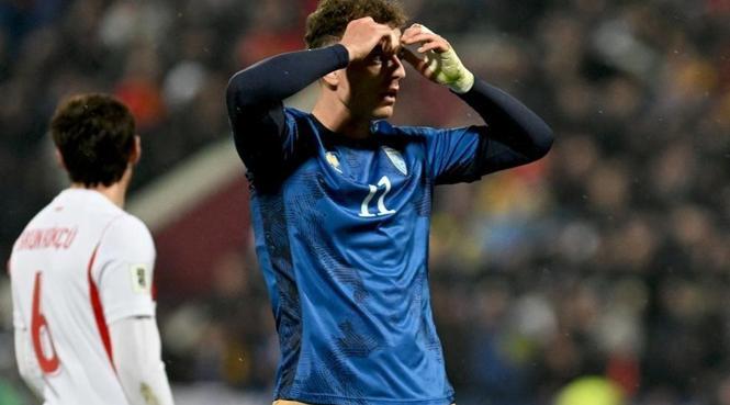 Asllani vurdu, önce Uğurcan çıkardı ardından direkten döndü!